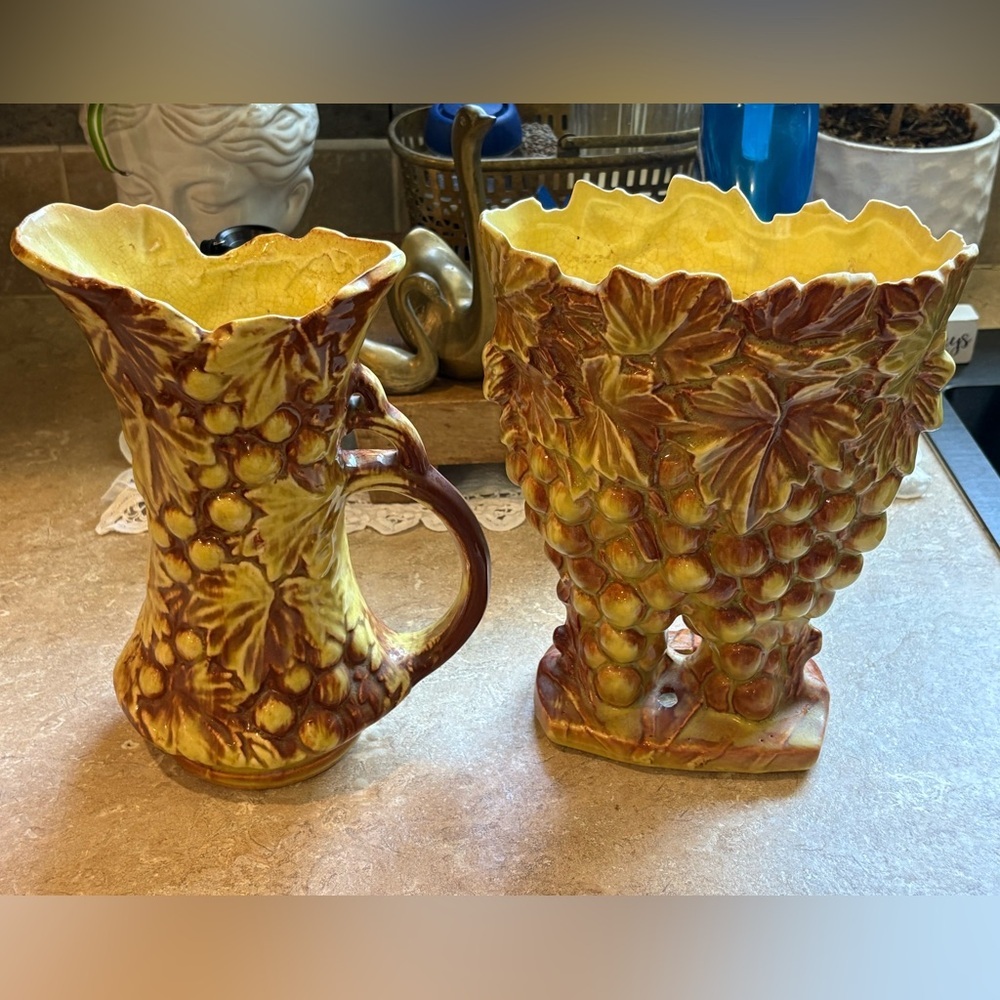 Vintage McCoy Grapevine Pitcher & Matching Vase Planter Set Grape Leaf Pottery - Picture 3 of 11